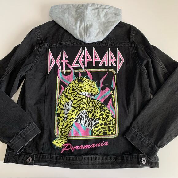 Via Penny Lane Reworked Apparel Def Leppard Custom Distressed Black Denim Jacket - Picture 6 of 11